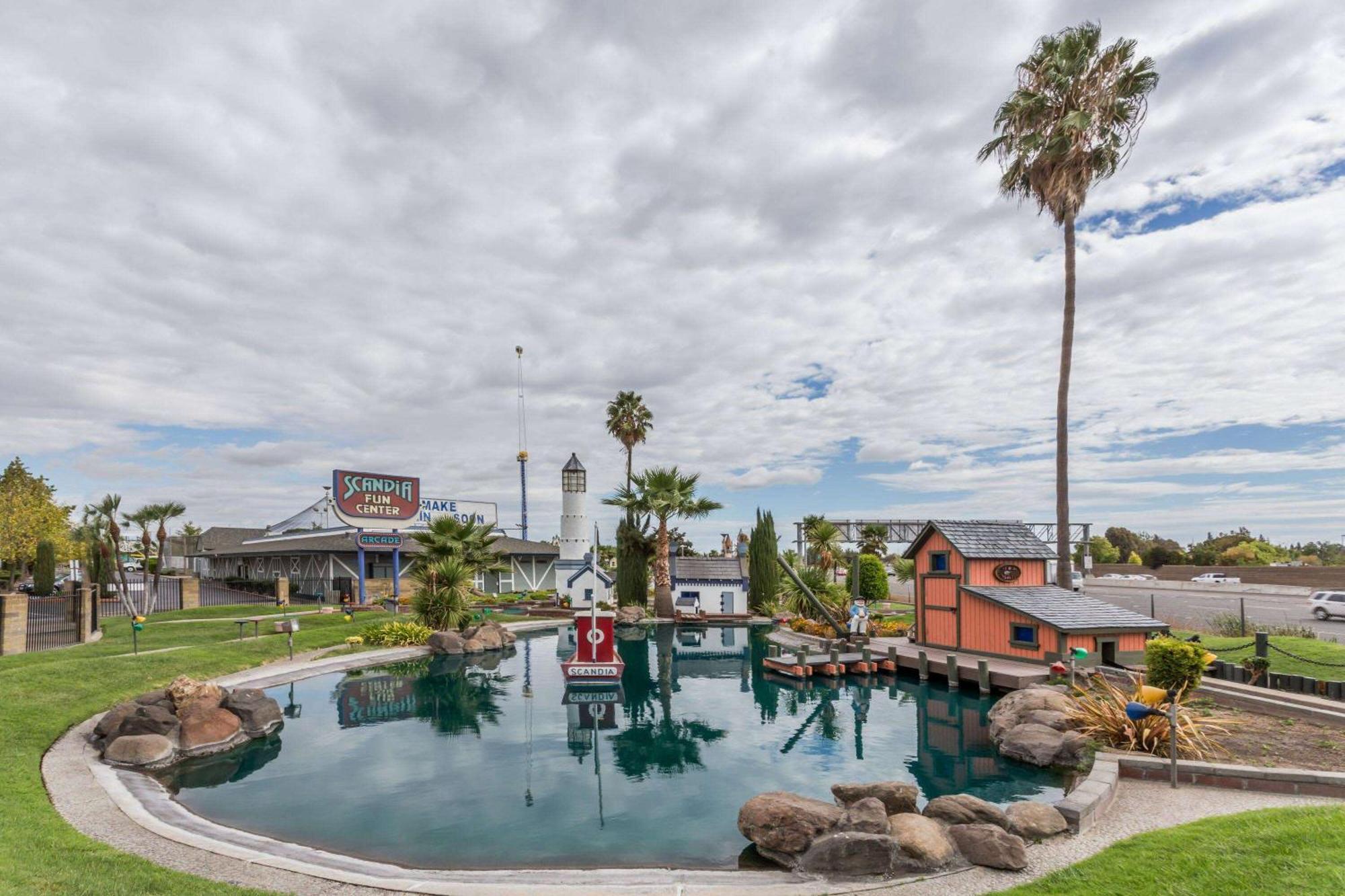Super 8 By Wyndham Sacramento Hotel Carmichael Exterior photo