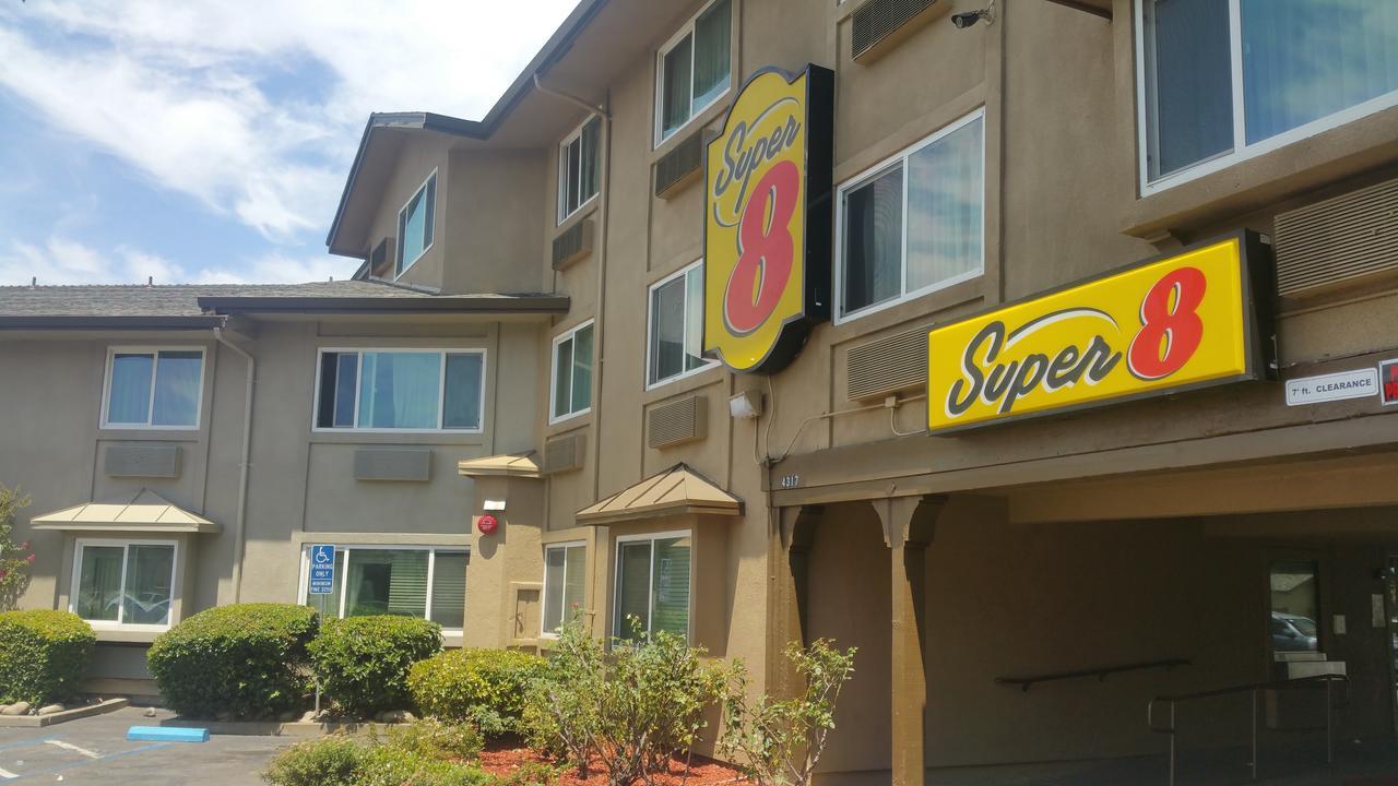 Super 8 By Wyndham Sacramento Hotel Carmichael Exterior photo