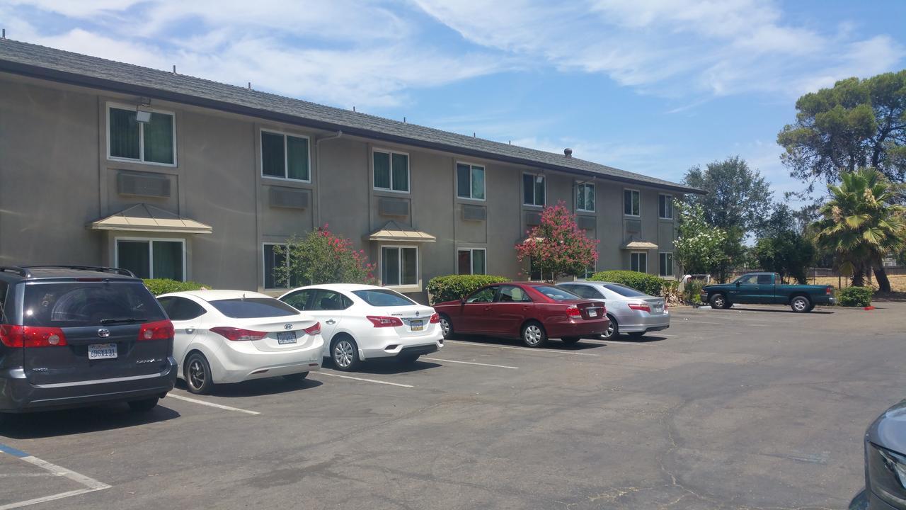 Super 8 By Wyndham Sacramento Hotel Carmichael Exterior photo