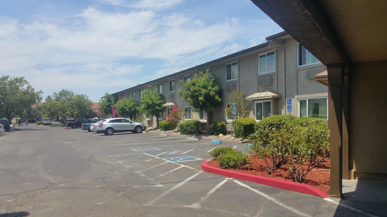 Super 8 By Wyndham Sacramento Hotel Carmichael Exterior photo