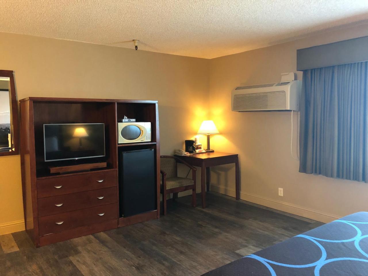 Super 8 By Wyndham Sacramento Hotel Carmichael Exterior photo